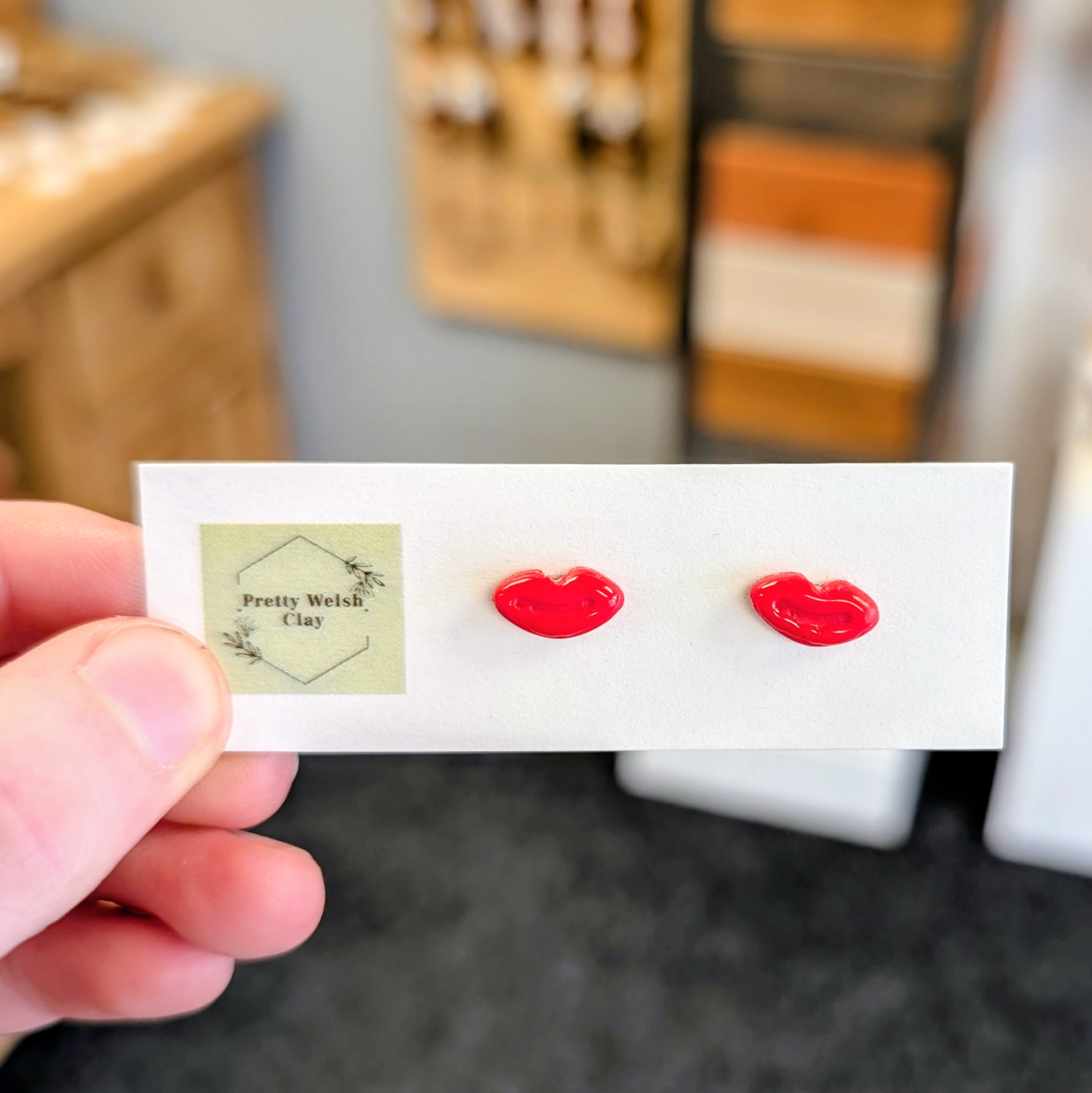 Lips stud earrings